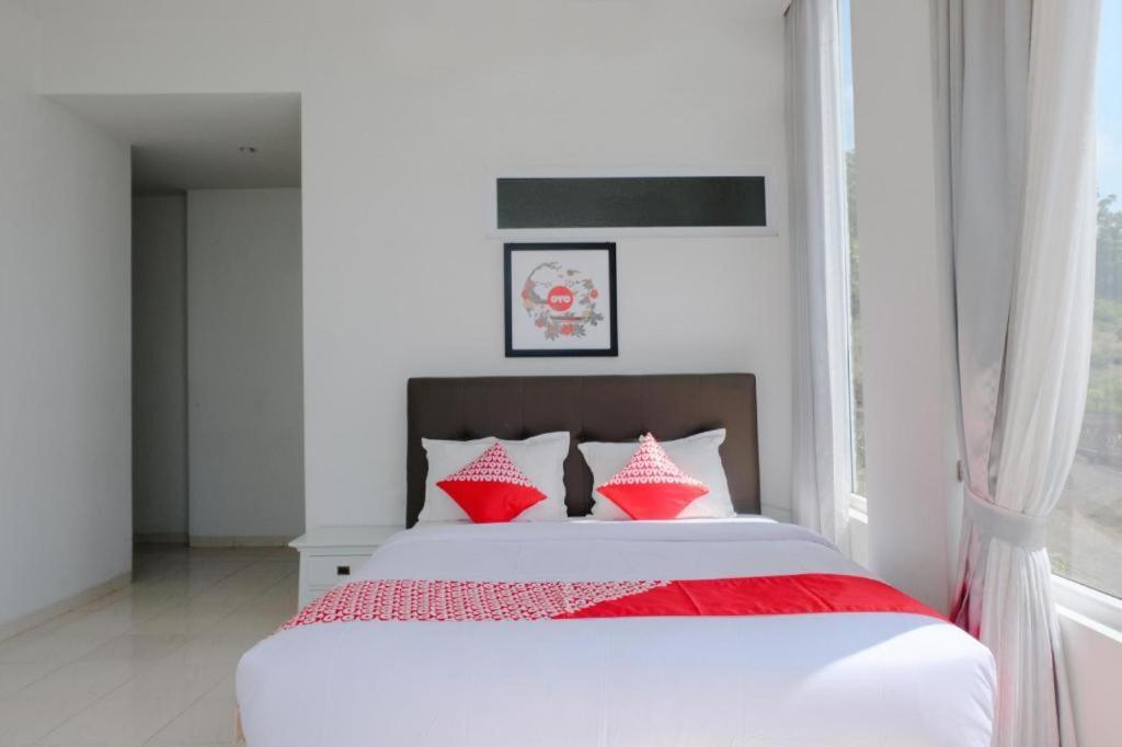 Oyo 1194 Villa Bukit Panderman Residence Batu  Exterior foto
