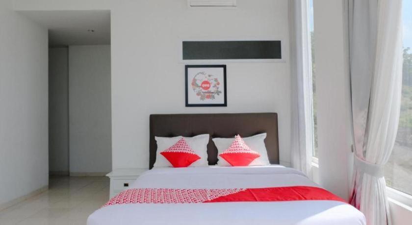 Oyo 1194 Villa Bukit Panderman Residence Batu  Exterior foto