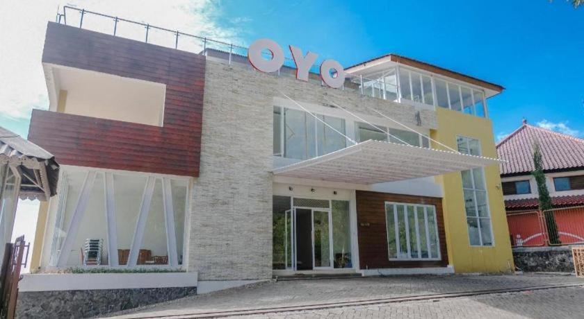 Oyo 1194 Villa Bukit Panderman Residence Batu  Exterior foto