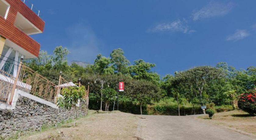 Oyo 1194 Villa Bukit Panderman Residence Batu  Exterior foto